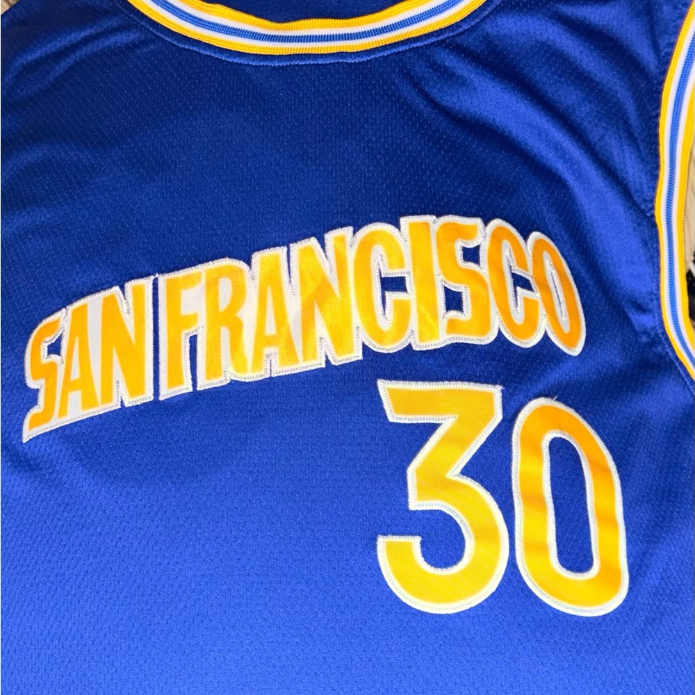 NWOTS STEPHEN CURRY RETRO “SAN FRANCISCO” WARRIORS JERSEY!!
